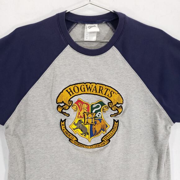 Vintage Harry Potter T Shirt Adult Medium Gray Embroidered Hogwarts Crest 2001 - Picture 2 of 16